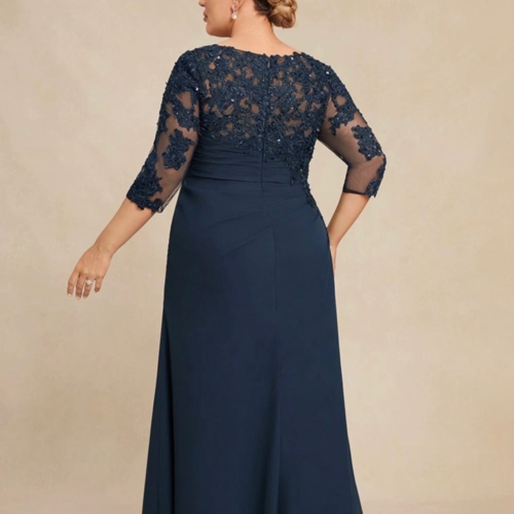Size 18, Champagne A-line Scoop Floor-Length Chiffon Lace With Beading - Picture 2 of 4